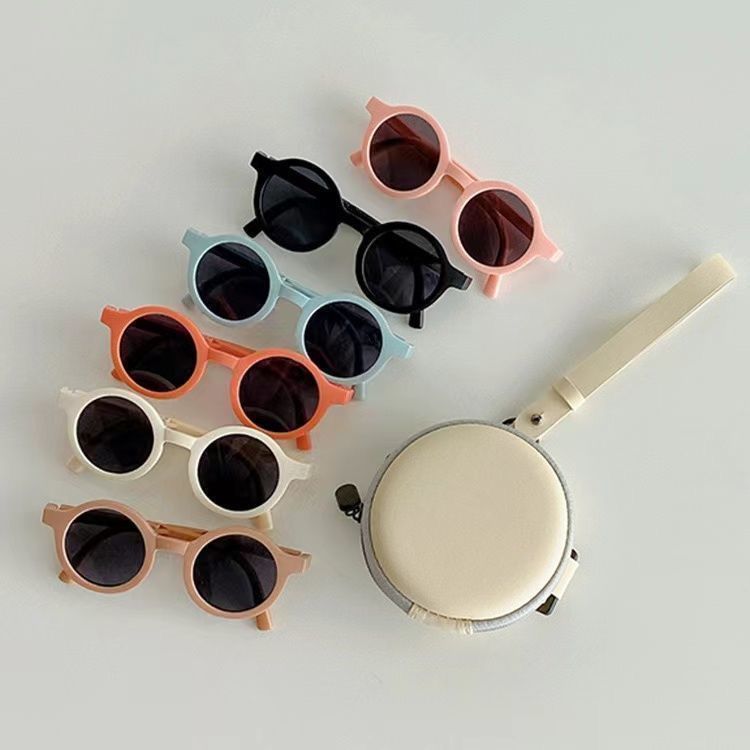 Foldable shades with a case