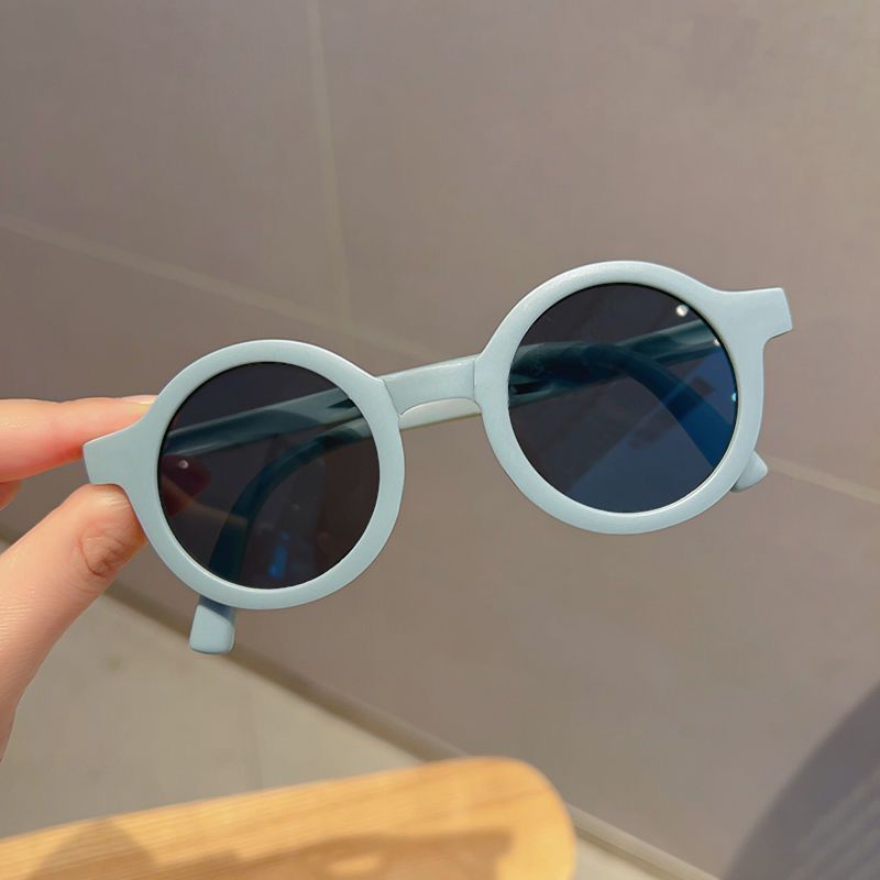Foldable shades with a case