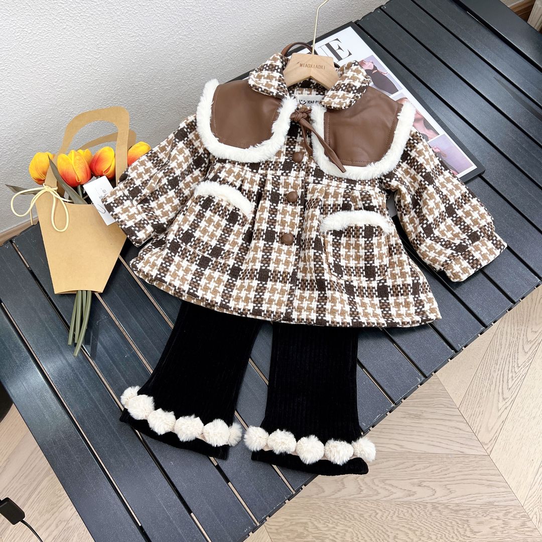 Girl warm jacket pant with pomp