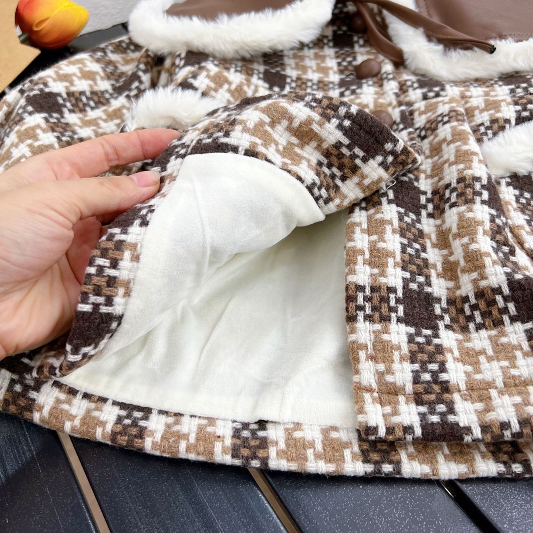 Girl warm jacket pant with pomp