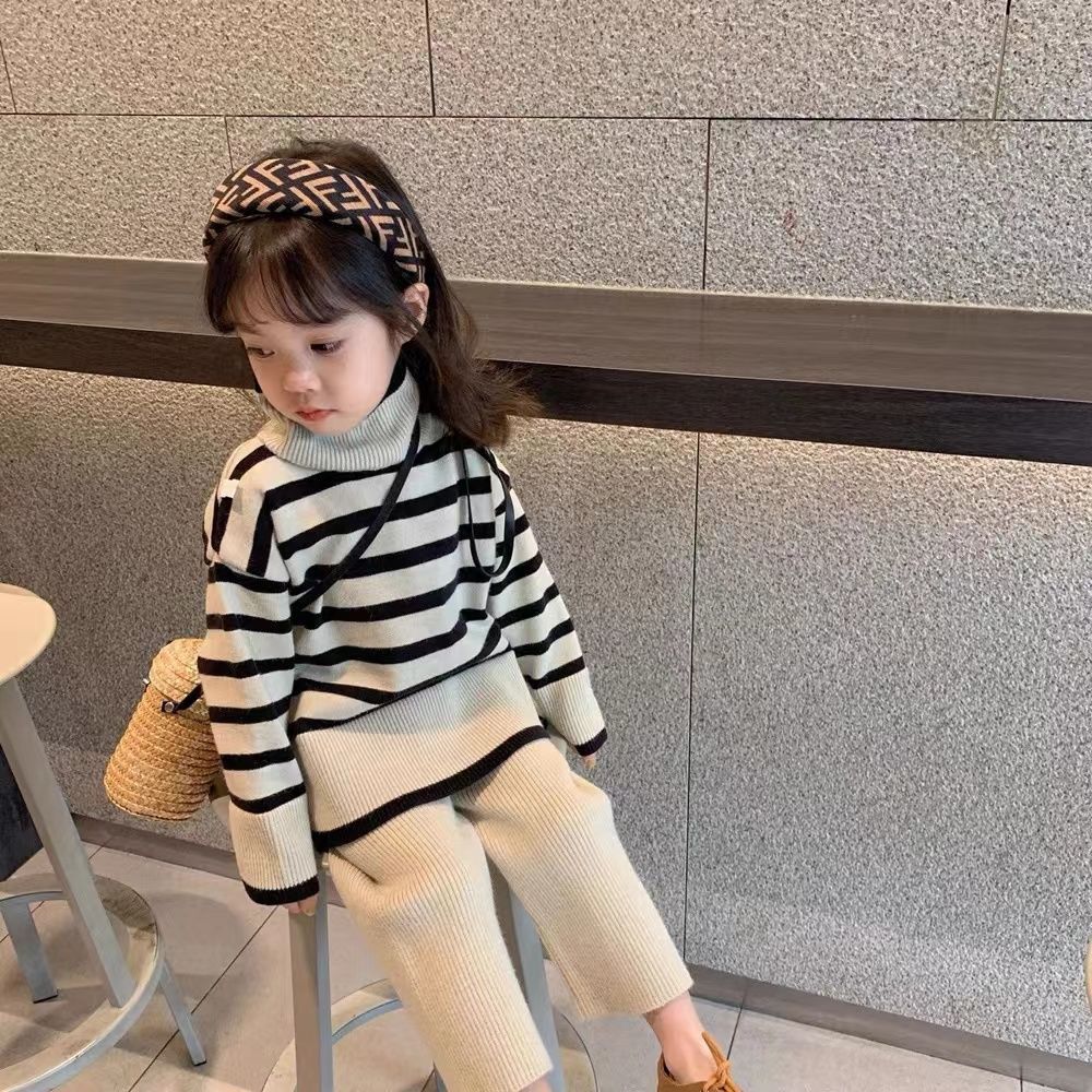 Black and white Stripes cord set
