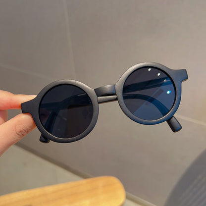Foldable shades with a case