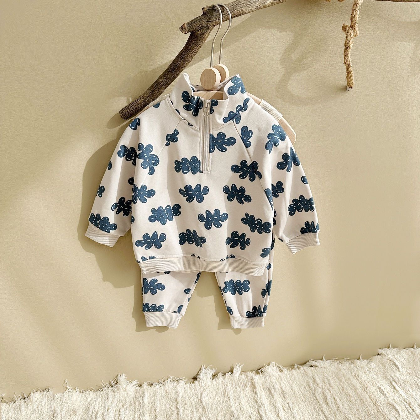 CHARMING 2 PC TRACK SUIT