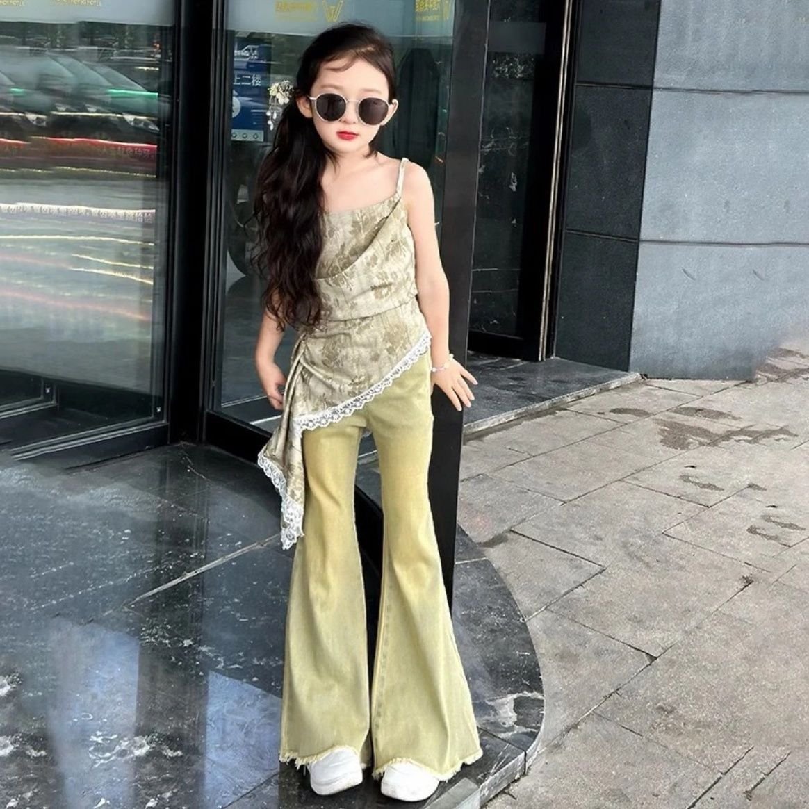 Olive Lace Drape Set - Image 2