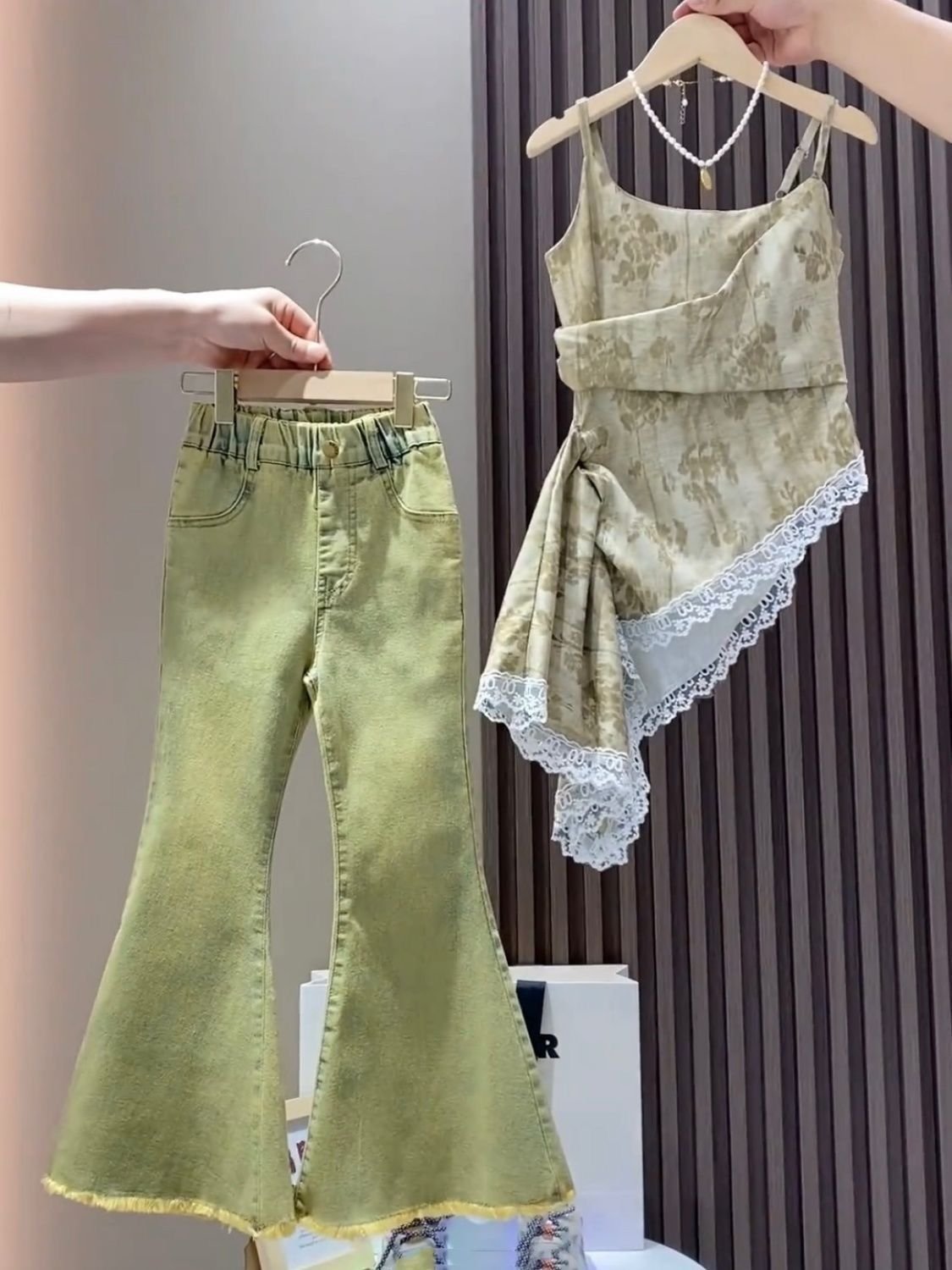 Olive Lace Drape Set - Image 3