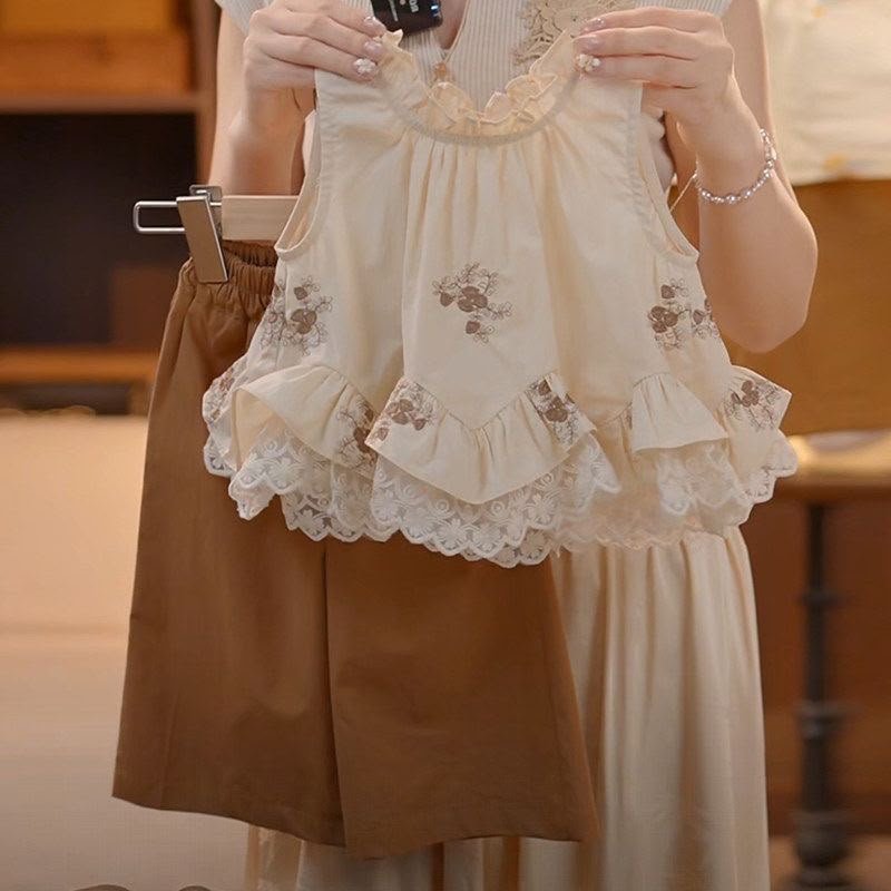 Vintage Floral Ruffle Top & Camel Pant Set - Image 6